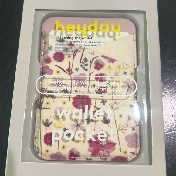 NWT Mama Bear PopSocket AND Floral Wallet - Stocking Stuffers! - Picture 3 of 5